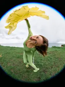kris_bindi_detka — fisheye flower field / close yellow fabric
